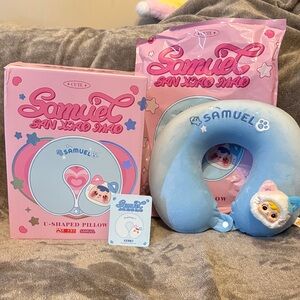 400% Samuel U-Shaped Neck Pillow - Naughty Little Kitty